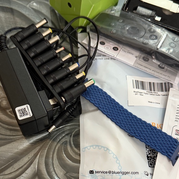 Tech Bundle Wireless Mouse Remote Watch Charger USB Flash Drive Accessories - Picture 4 of 10